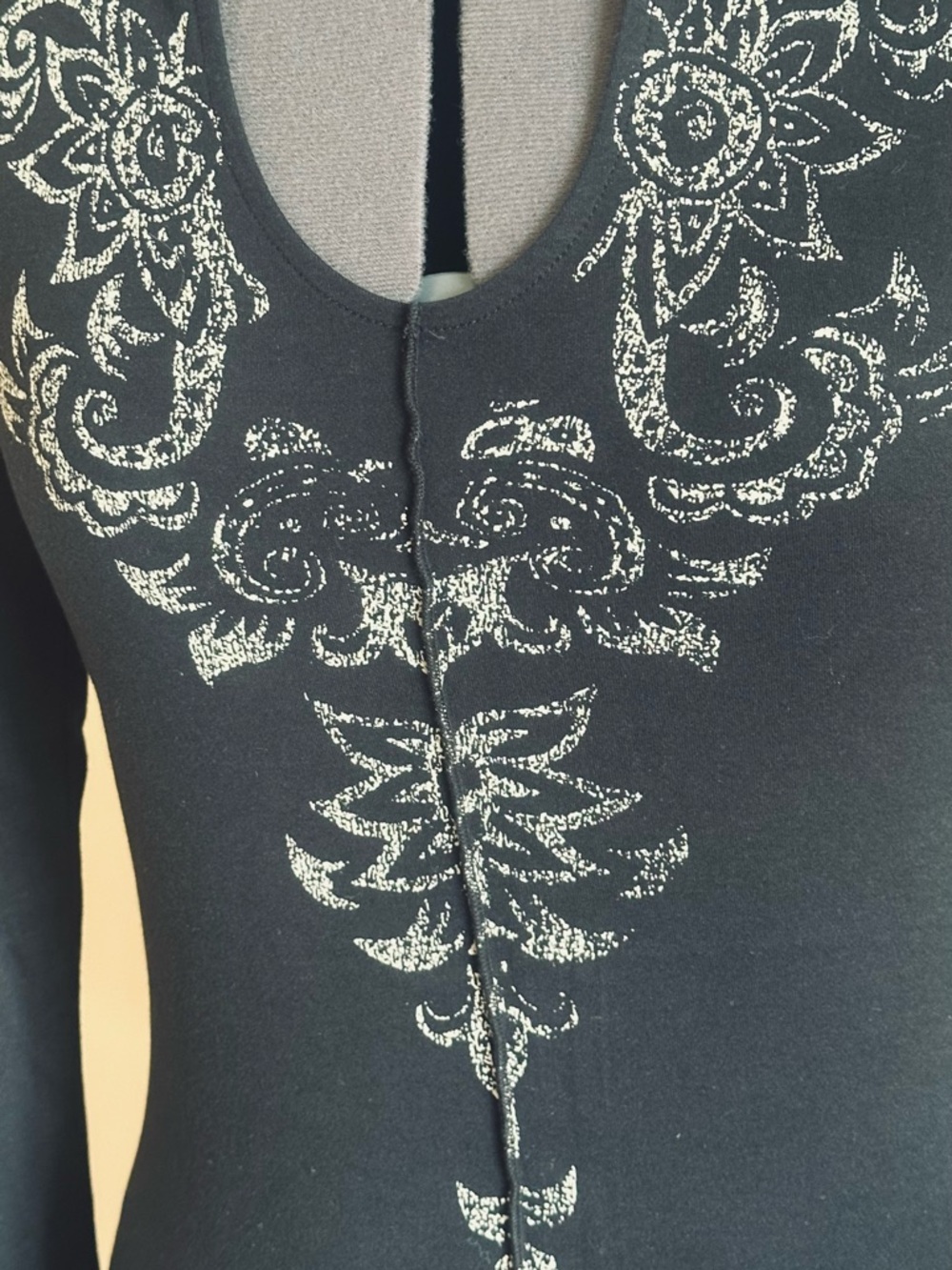 ♥️Ricki’s Black Long-Sleeve Top with Embellished Floral Design/ 100%Cotton - Picture 2 of 8